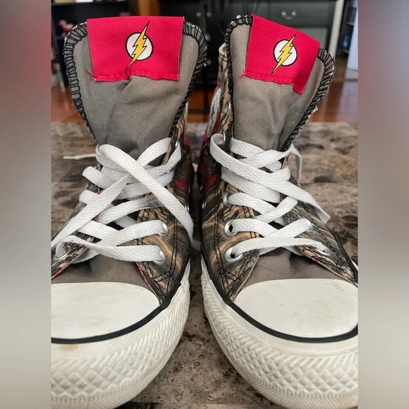 Converse Chuck Taylor All Star DC Comics THE FLASH Shoes Womens Sz 6 Mens Sz 4 - Picture 4 of 5